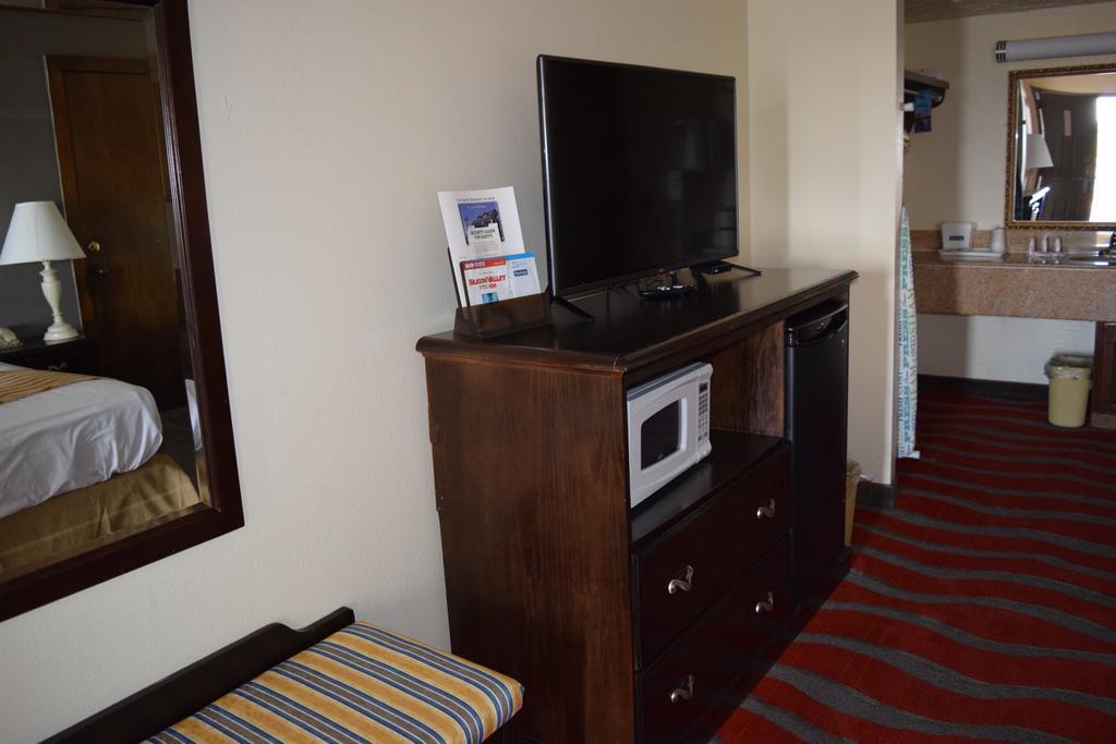 Travelodge Inn & Suites By Wyndham נורמן מראה חיצוני תמונה